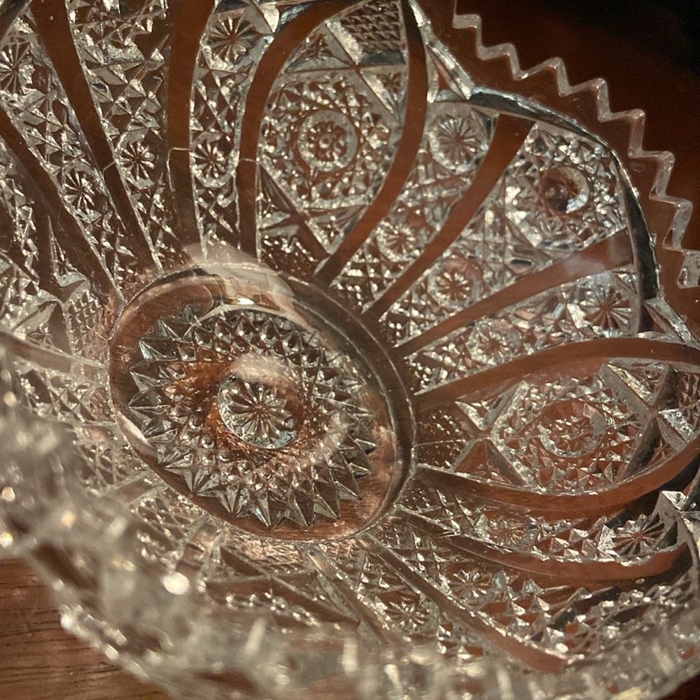 Vintage small saw tooth edge dish - Picture 3 of 8